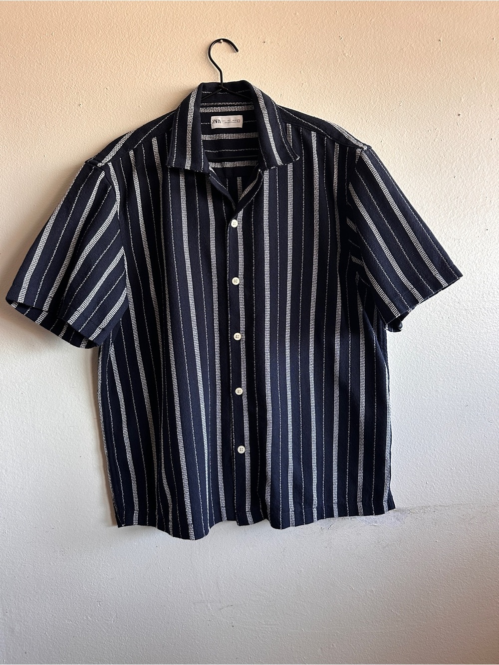 Zara Navy and White Striped Short-Sleeve Button-Down Shirt Size L